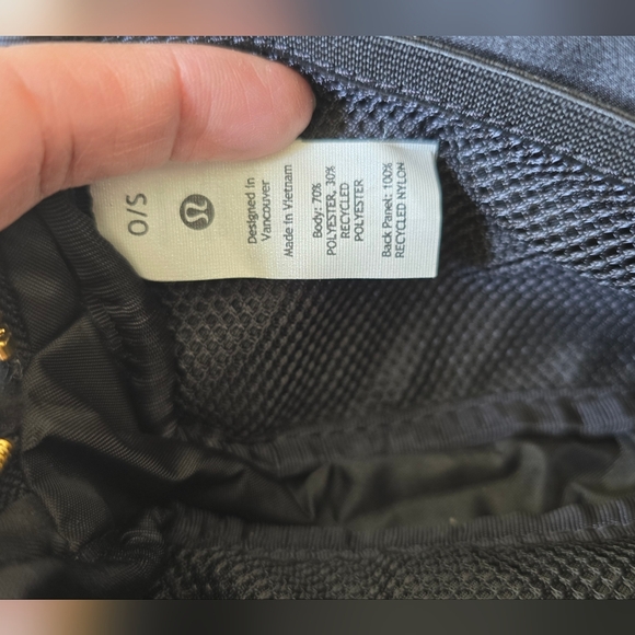 Lululemon Athletica Everywhere Black Sherpa Belt Bag - Picture 8 of 16